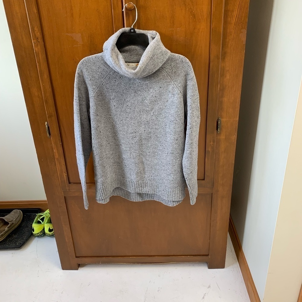 C&C California wool blend turtleneck sweater large high low hem 21 in pit pit